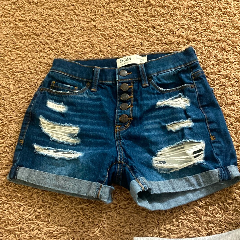 Shorts 1: Mudd size 1 high-rise medium